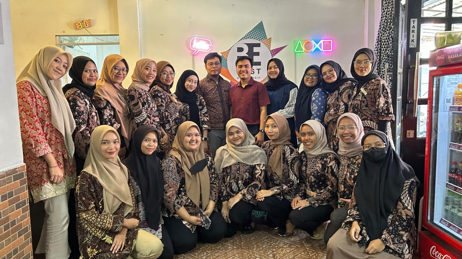 Tim The TamTam Therapy Centre memberikan layanan terapi anak profesional di TamTam Indonesia